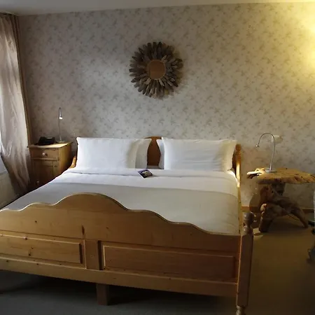 Zur Ewigen Lampe Romantisches & Restaurant Нидегген