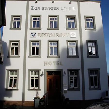 Hotel Zur Ewigen Lampe Romantisches & Restaurant Nideggen