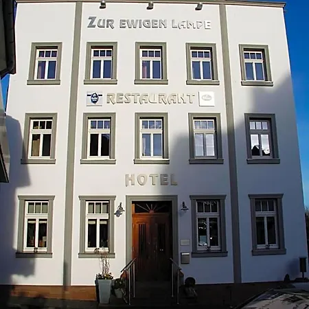 Zur Ewigen Lampe Romantisches & Restaurant Hotel 3*