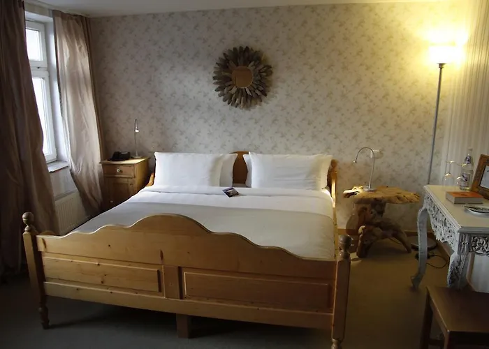 Zur Ewigen Lampe Romantisches & Restaurant Nideggen