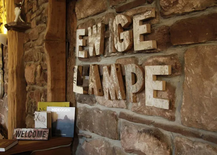 Zur Ewigen Lampe Romantisches & Restaurant Hotel Nideggen